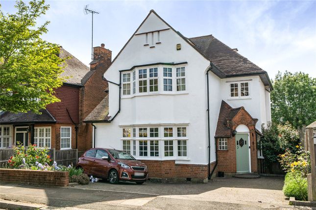 5 bed property, in Bedford Avenue, £1,450,000