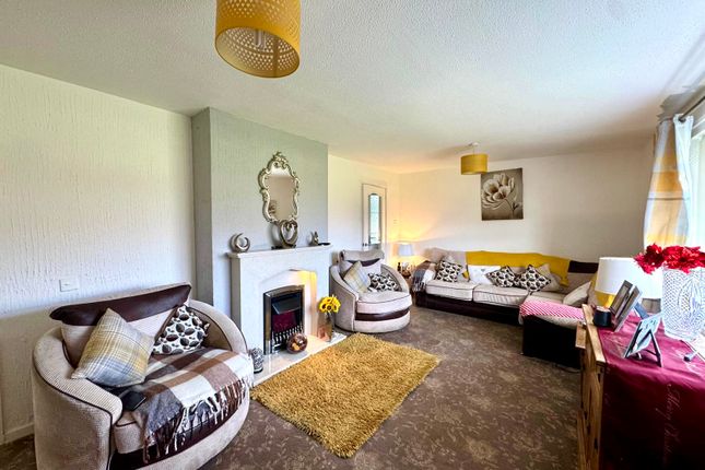 2 bed property, in Brynhyfryd, £70,000