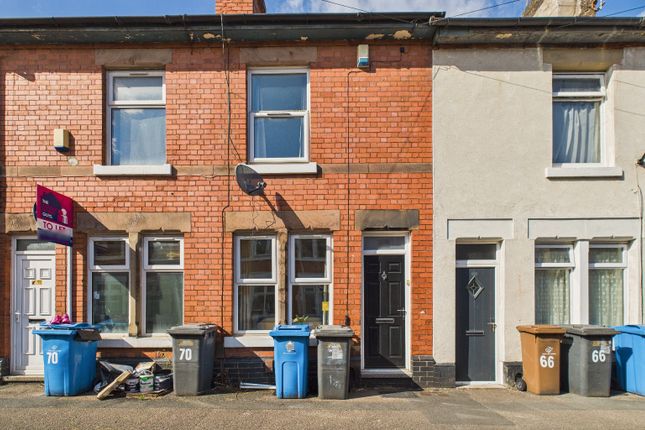 2 bed property, in Manchester Street, £145,000