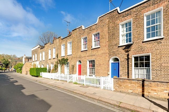 2 bed property, in Clarence Way, £1,150,000