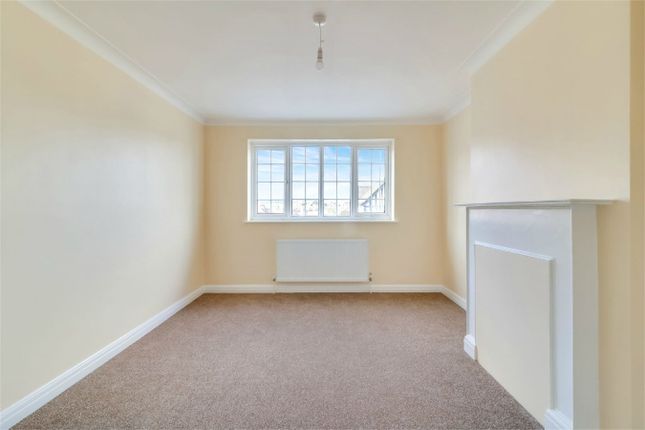 1 bed property, in Preston Road, £250,000
