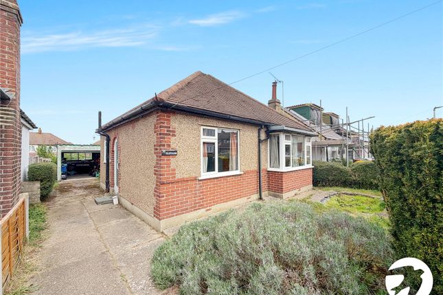 2 bed property, in Gerrard Avenue, £300,000