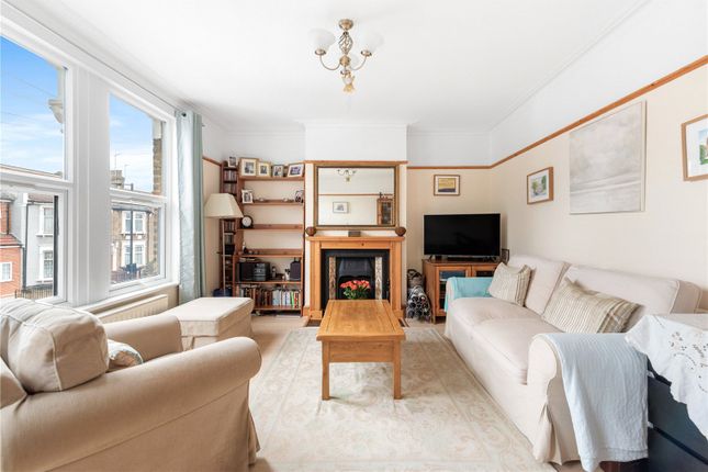 2 bed property, in Erskine Road, £425,000
