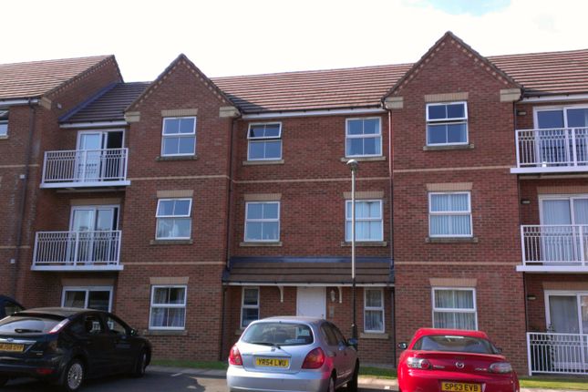 2 bed property, in Pipkin Court, £155,000