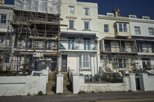 2 bed property, in Flat 4, £132,000