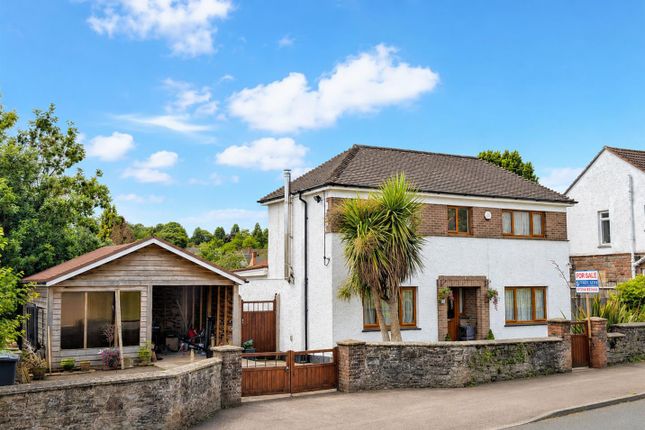 3 bed property, in Staunton Road, £425,000