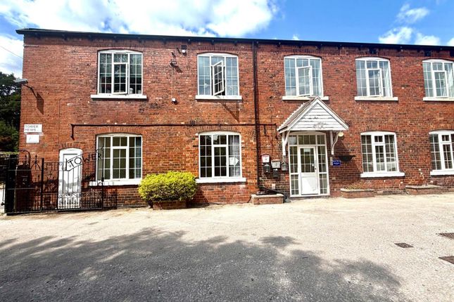 1 bed property, in Tower Lane, £35,000