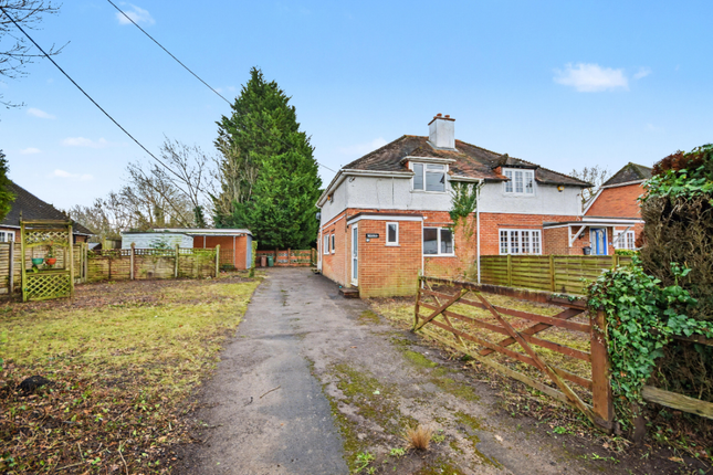 3 bed property, in 85 Glaziers Lane, £470,000