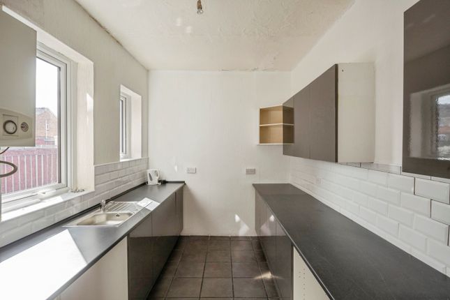 2 bed property, in Bentley Road, £87,500