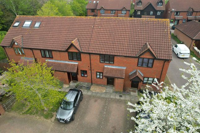 2 bed property, in Deacon Place, £290,000