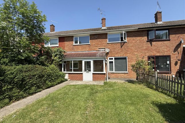 5 bed property, in Queens Drive, £260,000