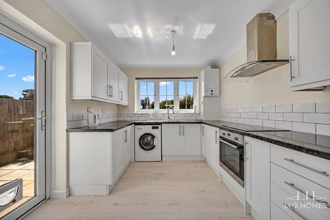3 bed property, in Ford Lane, £425,000