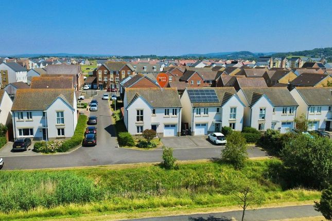 4 bed property, in Hafner Green, £365,000