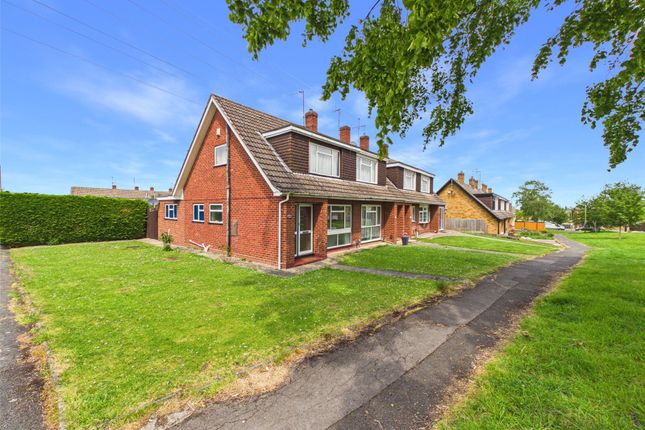 3 bed property, in Beaumont Road, £260,000
