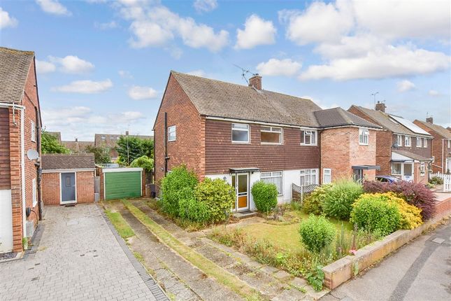 3 bed property, in The Avenue, £300,000