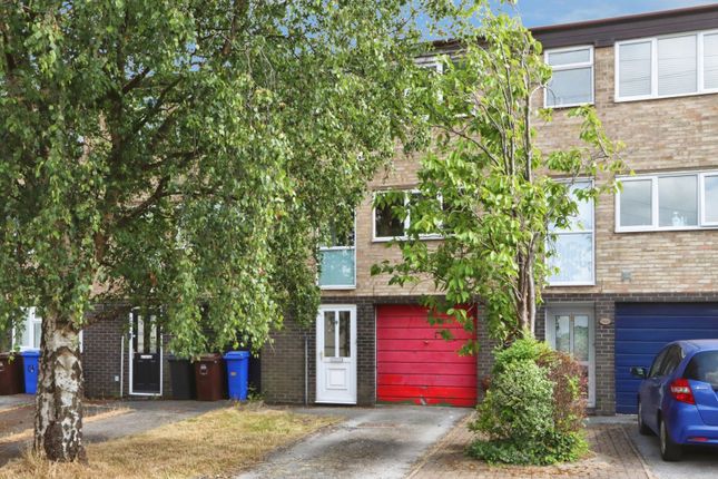 3 bed property, in Mount View Road, £215,000