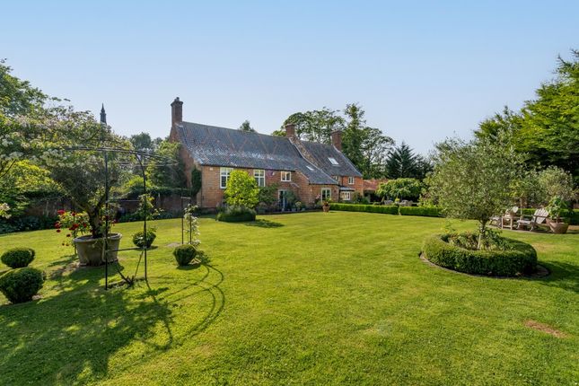 5 bed property, in Chequers Lane, £1,400,000