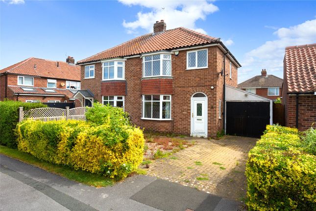 2 bed property, in Bransdale Crescent, £250,000
