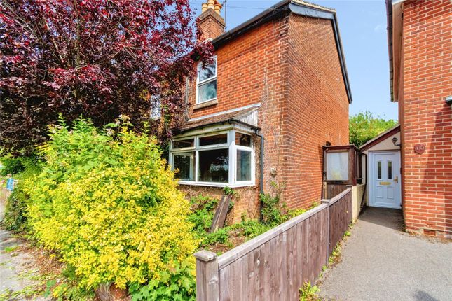 2 bed property, in Pinegrove Road, £150,000
