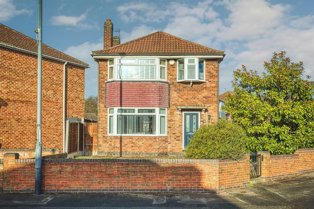 3 bed property, in Reginald Road South, £280,000