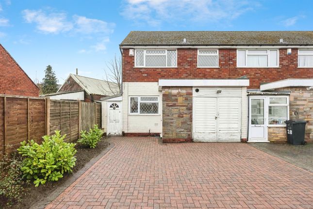 3 bed property, in Holt Road, £200,000