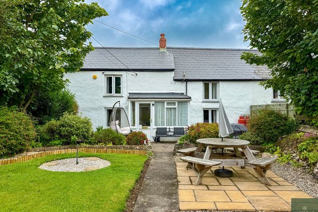 4 bed property, in Three Burrows, £375,000