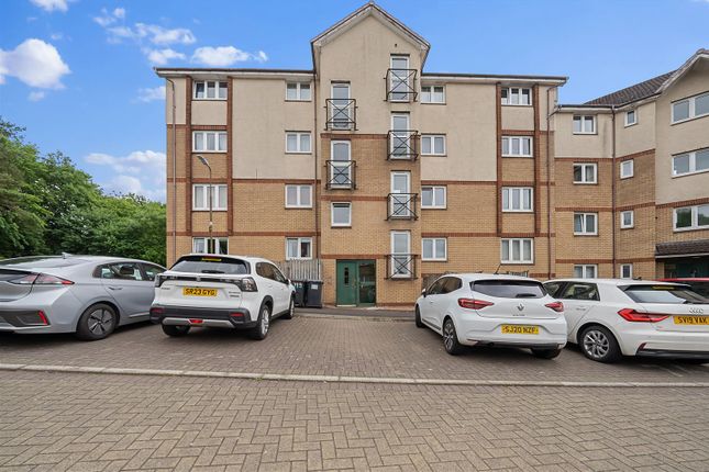 2 bed property, in Haymarket Crescent, £140,000