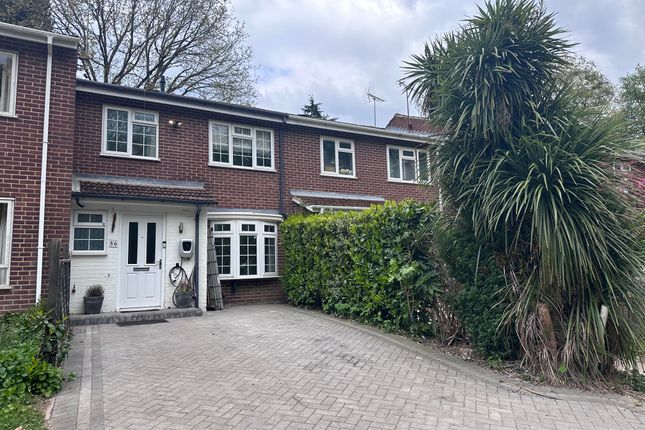 3 bed property, in Wentworth Way, £450,000