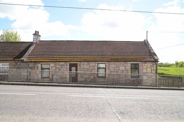 3 bed property, in Cottage Main Street, £245,000