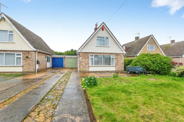 2 bed property, in Milton Drive, £250,000