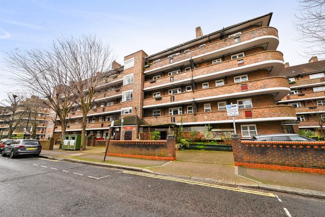 2 bed property, in White City Estate, £360,000