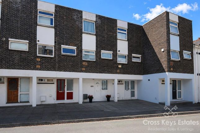 2 bed property, in College Road, £180,000