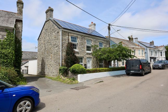 3 bed property, in Fore Street, £325,000
