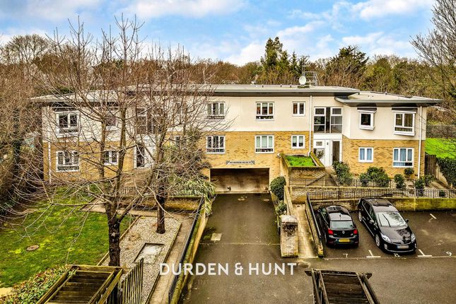 2 bed property, in New Wanstead, £500,000