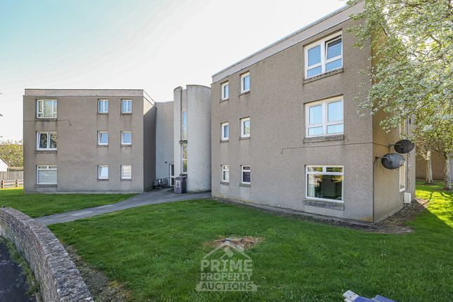 3 bed property, in 12 Drinnies Crescent, £85,000