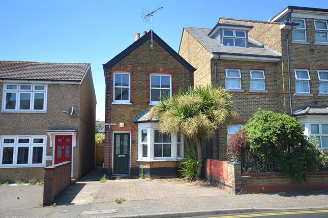 2 bed property, in Railway Street, £300,000