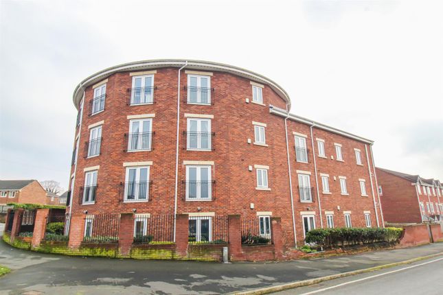 1 bed property, in Kingsway Gardens, £90,000