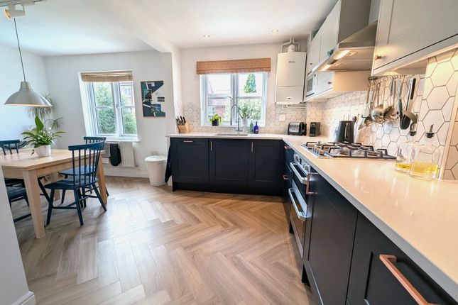 3 bed property, in Sansome Place, £320,000