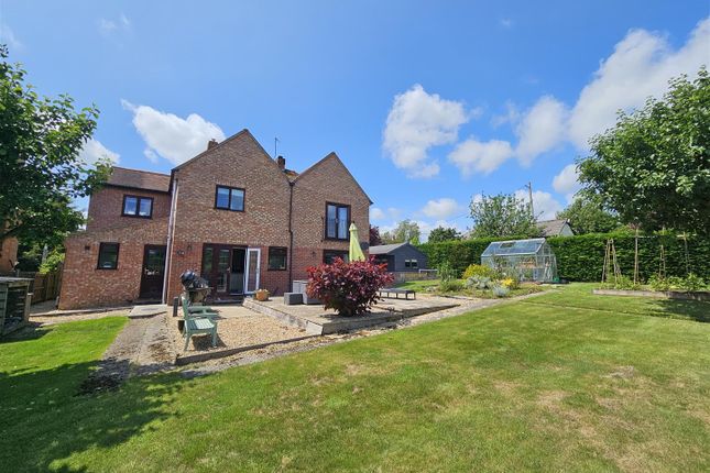 4 bed property, in Elm Hill, £650,000