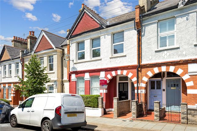 3 bed property, in Salterford Road, £500,000