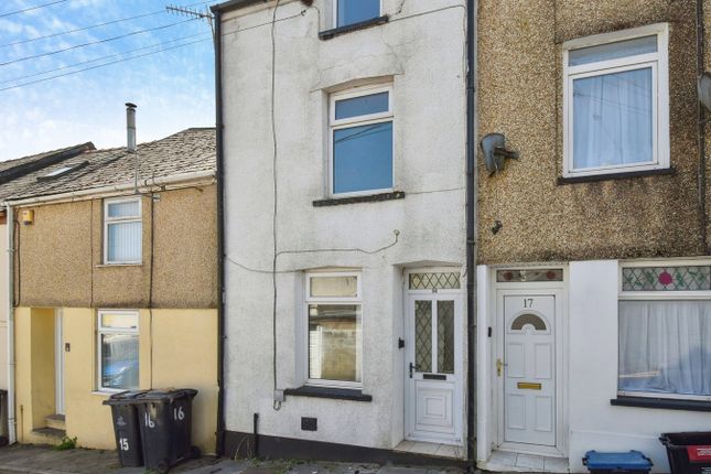 3 bed property, in Lower Salisbury Street, £90,000