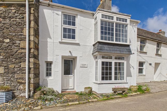 3 bed property, in Trevenner Square, £325,000
