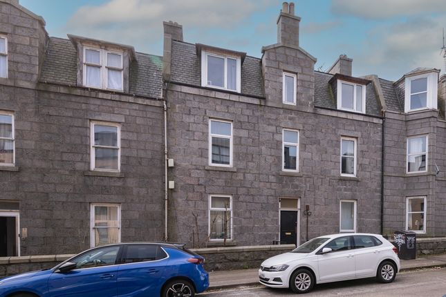 2 bed property, in Merkland Road East, £52,000