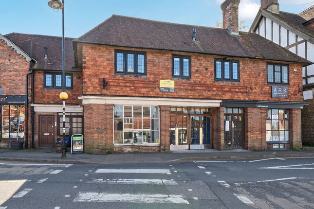 1 bed property, in High Street, £250,000