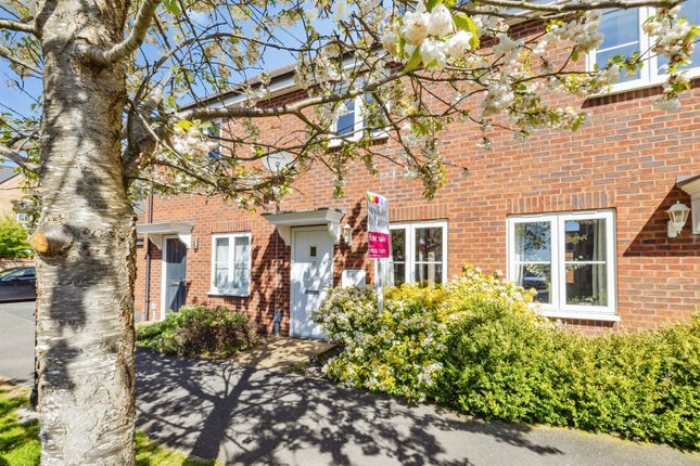 2 bed property, in Bluebell Walk, £170,000