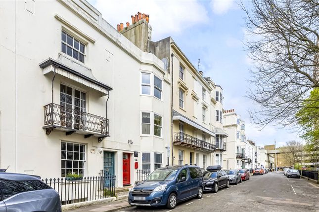 5 bed property, in Russell Square, £985,000