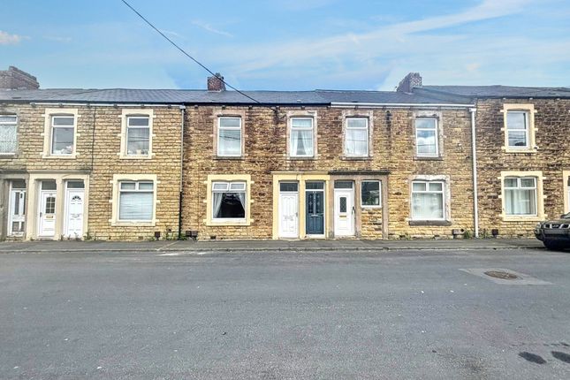 1 bed property, in Gladstone Street, £50,000