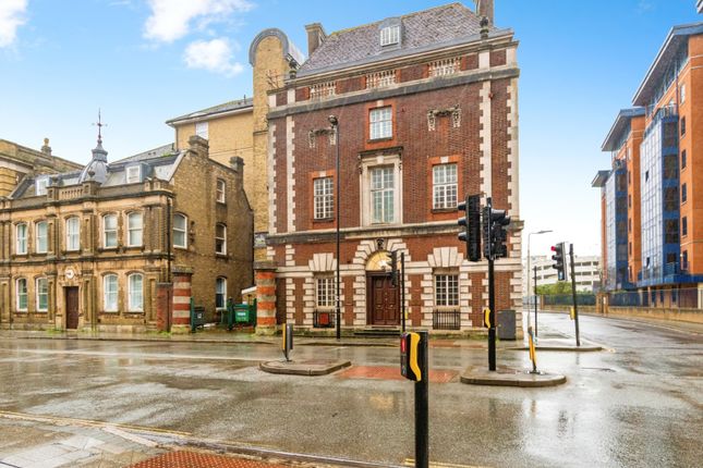 1 bed property, in Neptune Way, £140,000