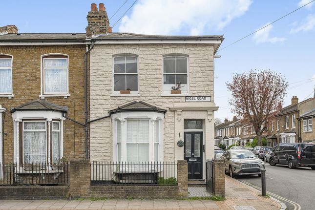 2 bed property, in Nigel Road, £500,000