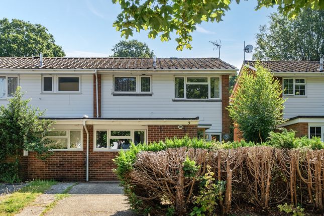 3 bed property, in Field Place, £425,000